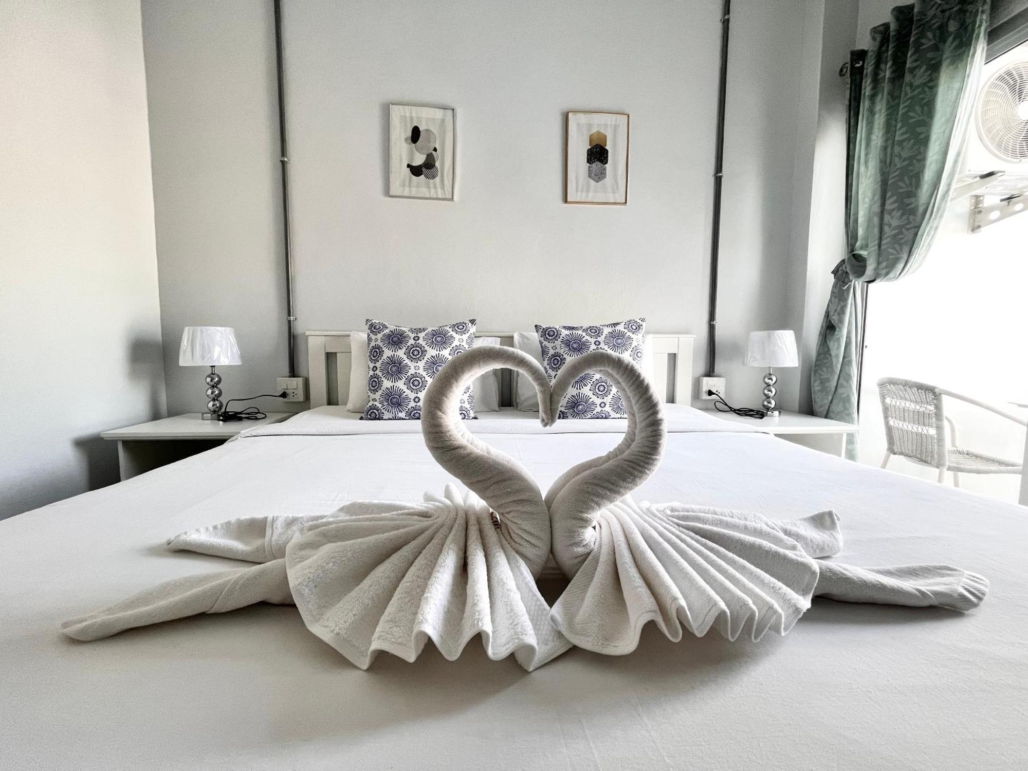 Cinderella Residence Patong ภายนอก รูปภาพ